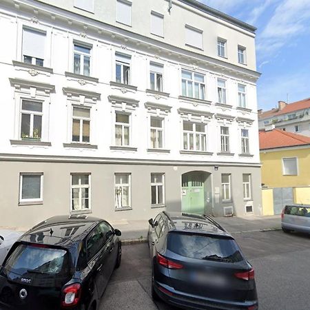 Zeus Design Apartment Schlosspark Schoenbrunn Wenen Buitenkant foto