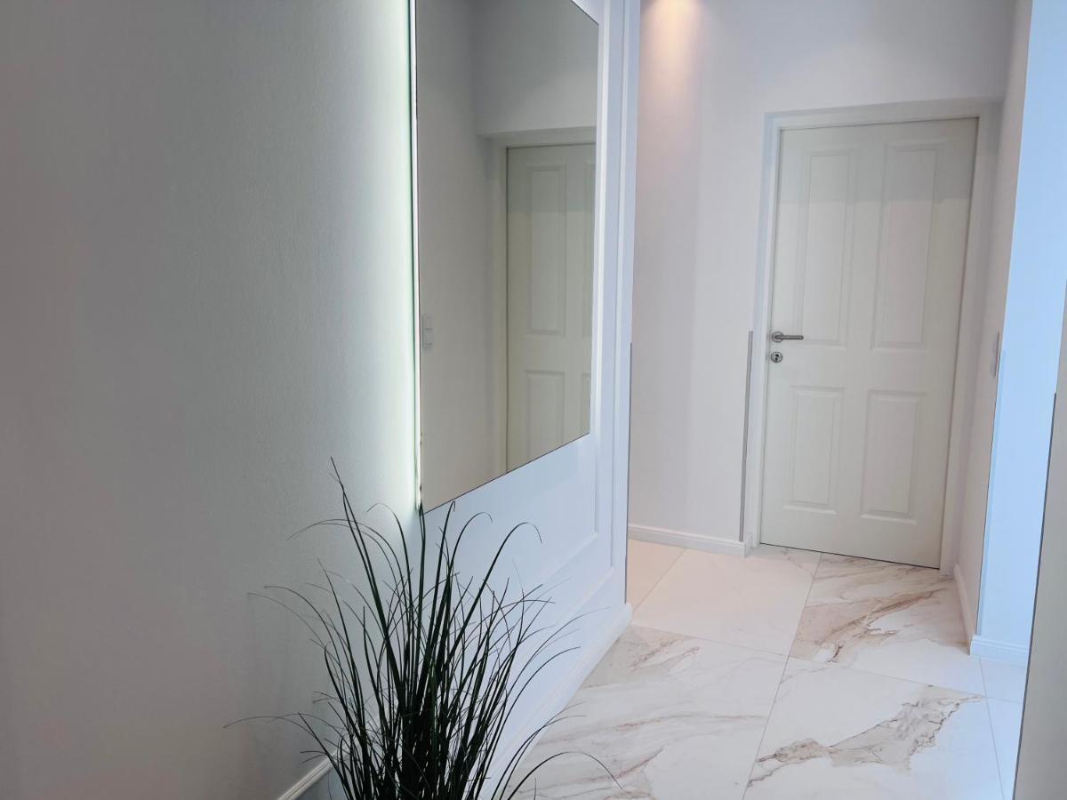 Zeus Design Apartment Schlosspark Schoenbrunn Wenen Buitenkant foto