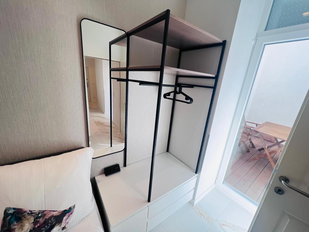 Zeus Design Apartment Schlosspark Schoenbrunn Wenen Buitenkant foto