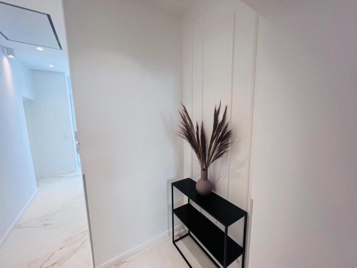 Zeus Design Apartment Schlosspark Schoenbrunn Wenen Buitenkant foto