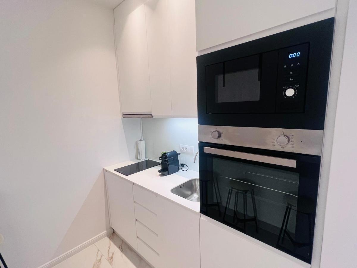 Zeus Design Apartment Schlosspark Schoenbrunn Wenen Buitenkant foto