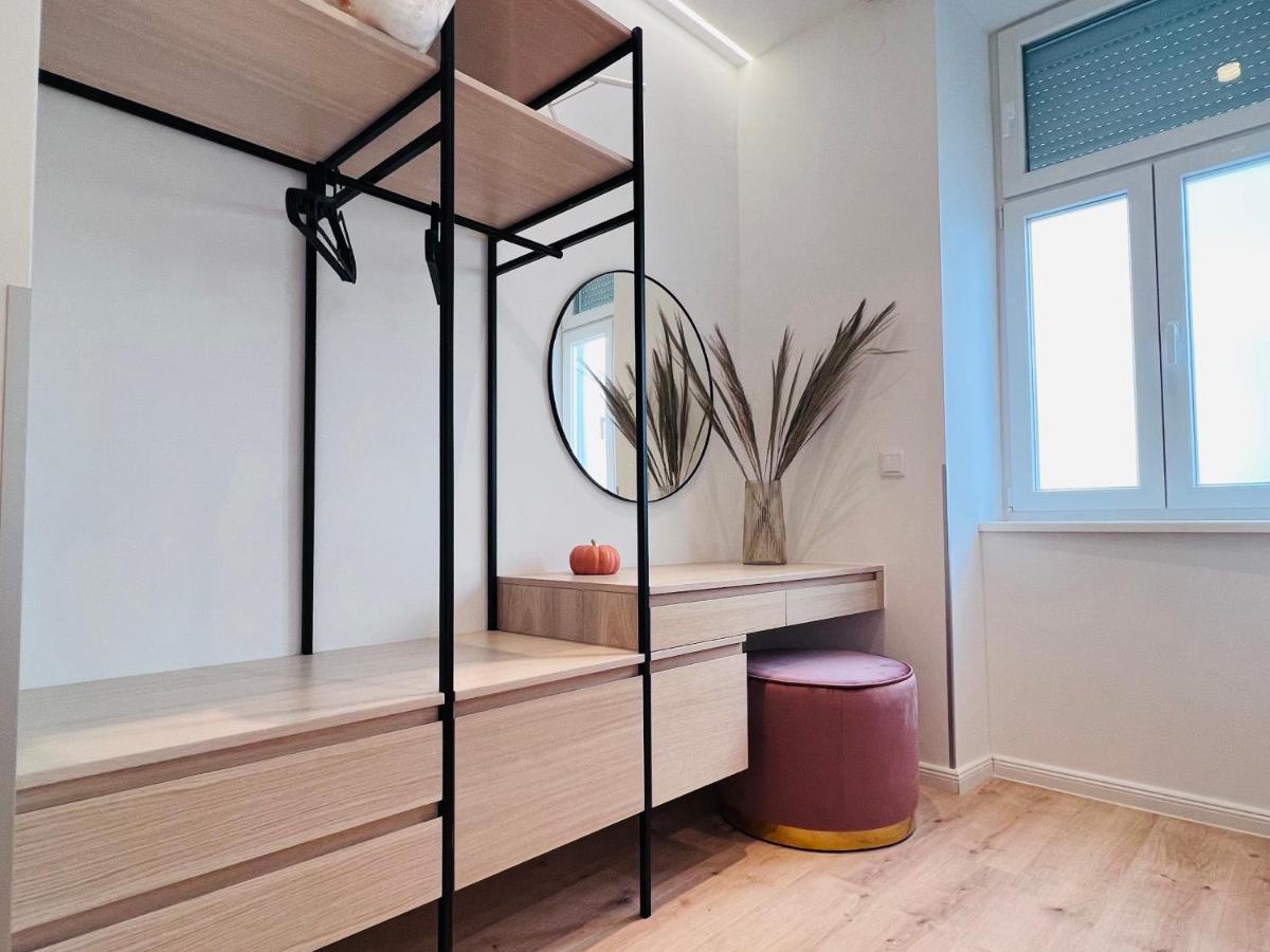 Zeus Design Apartment Schlosspark Schoenbrunn Wenen Buitenkant foto