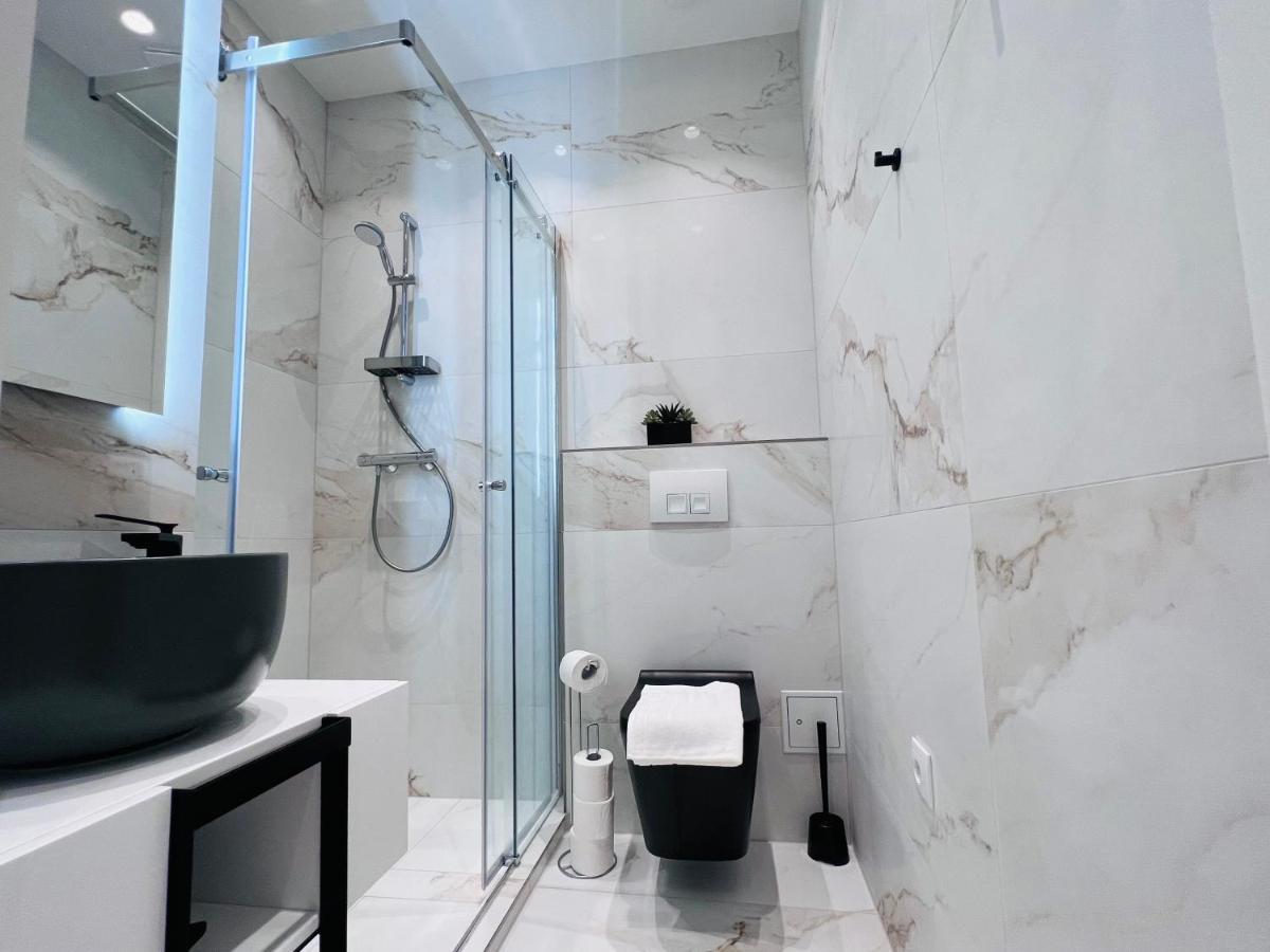 Zeus Design Apartment Schlosspark Schoenbrunn Wenen Buitenkant foto